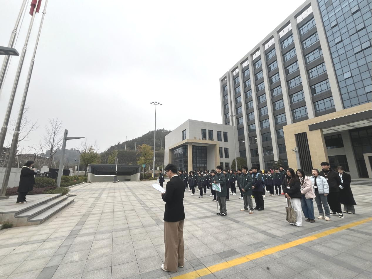 旗耀康美，逐光前行｜杭州康美健康技工学校升旗仪式持续进行